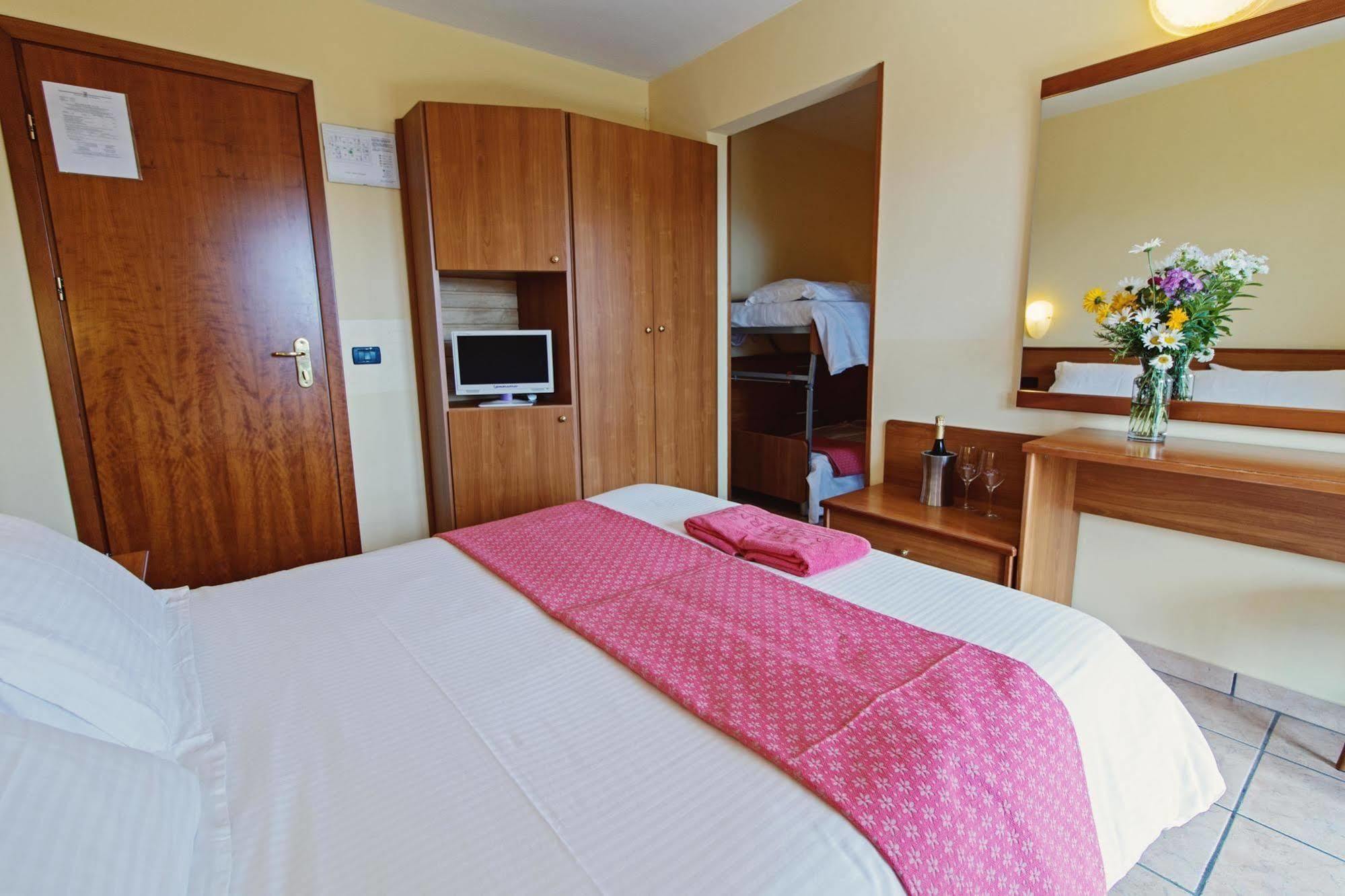 Albergo Moderno & Spa Fuipiano Valle Imagna Exterior foto