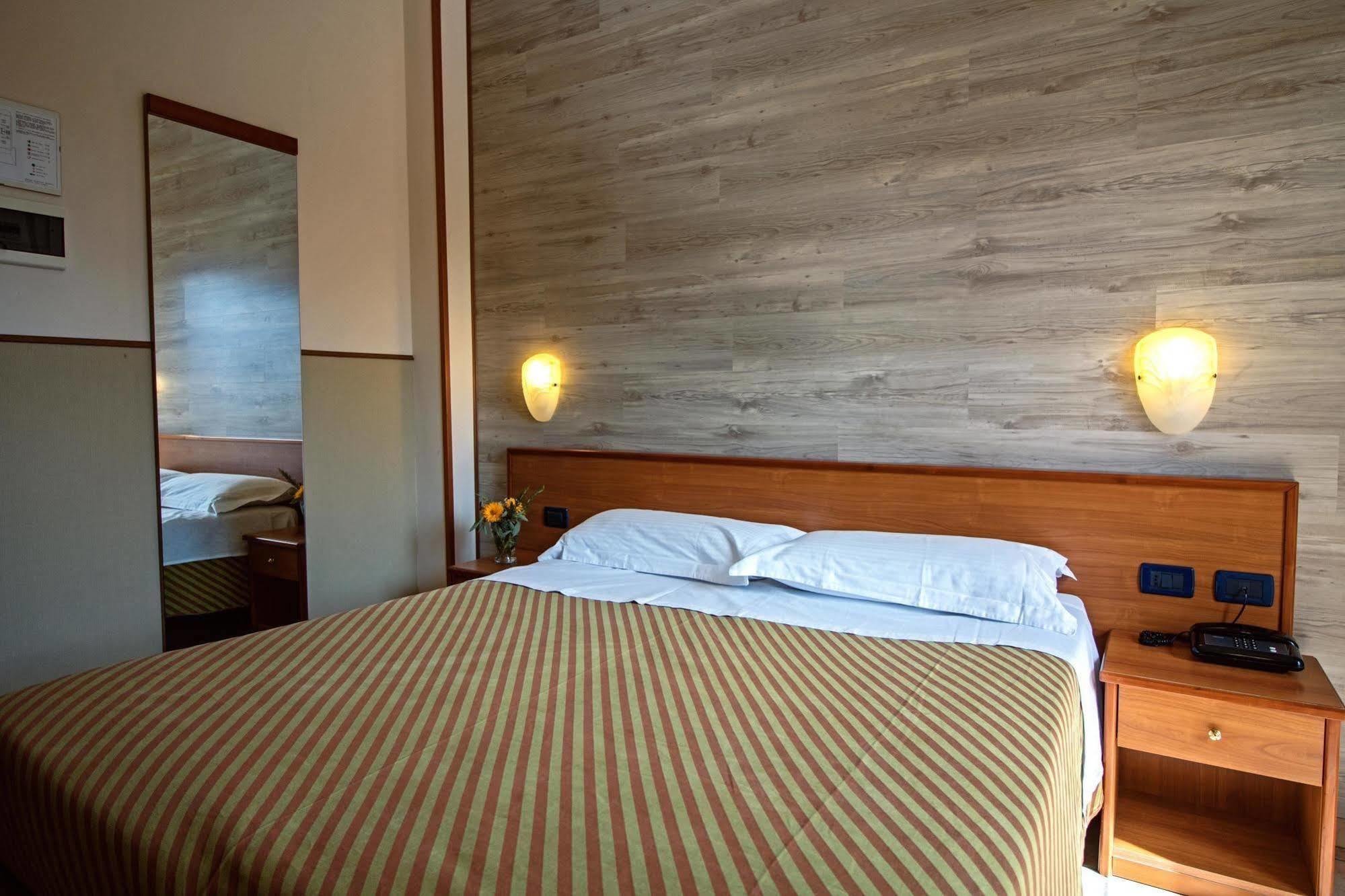 Albergo Moderno & Spa Fuipiano Valle Imagna Exterior foto